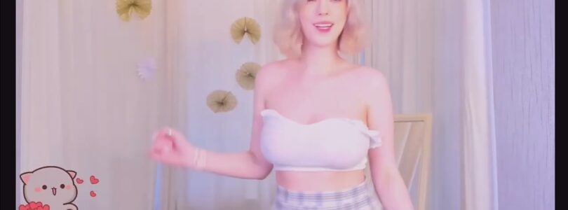 Girl on Chaturbate Dancing Woman Lover and Nobody's Fool (Live Test of My God Powers) (1Brian God=6)

