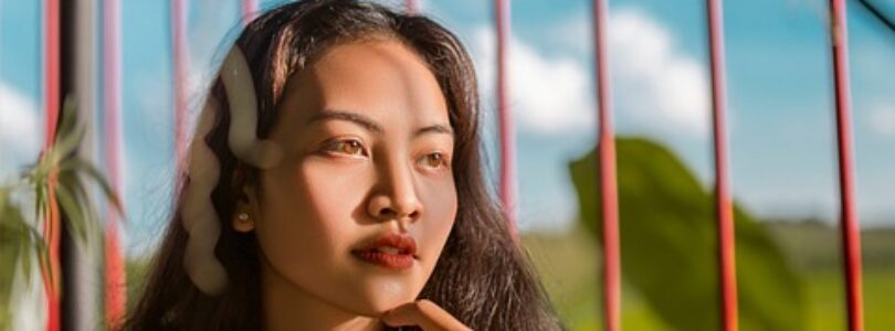 Streamray Secrets: Discover the Earning Potential of a Webcam Model