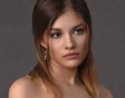 Title: Mastering the Art of Cam Modeling: Equipment, Techniques, and Personal Touch on Xlovecam